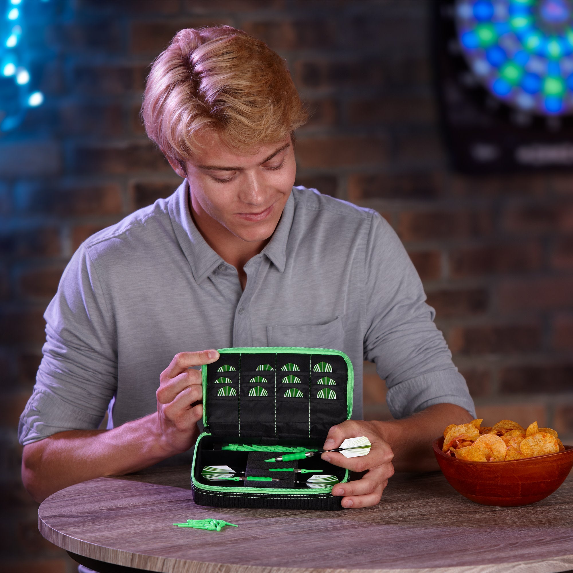 Casemaster Plazma Dart Case Black with Green Zipper