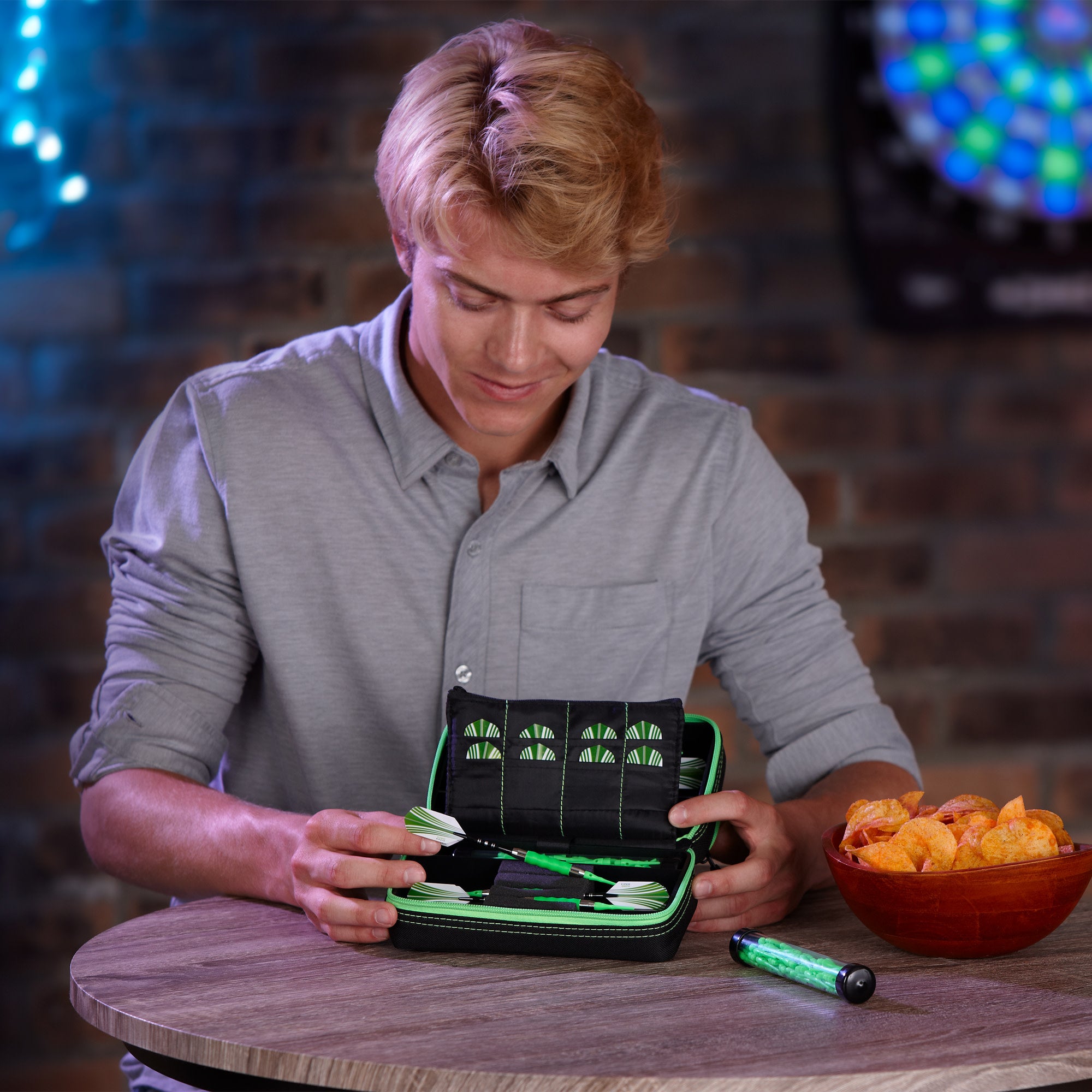 Casemaster Plazma Pro Dart Case Black with Green Zipper and Phone Pocket